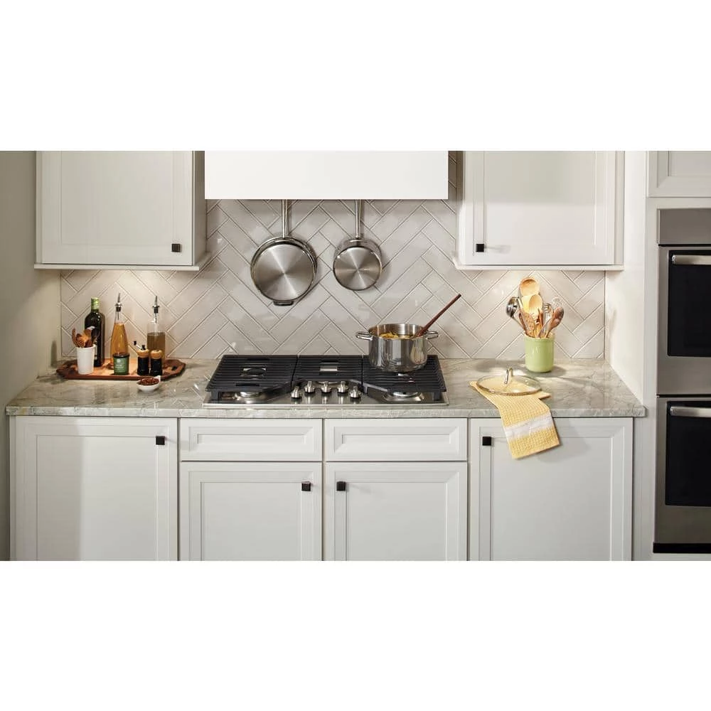 American Originals Coastal Gray Oak 3/8 in. T x 3 in. W Engineered Click Hardwood Flooring (22 sq. ft./case) by Bruce 3 American Originals Coastal Gray Oak 3/8 in. T x 3 in. W Engineered Click Hardwood Flooring (22 sq. ft./case) by Bruce - Image 3